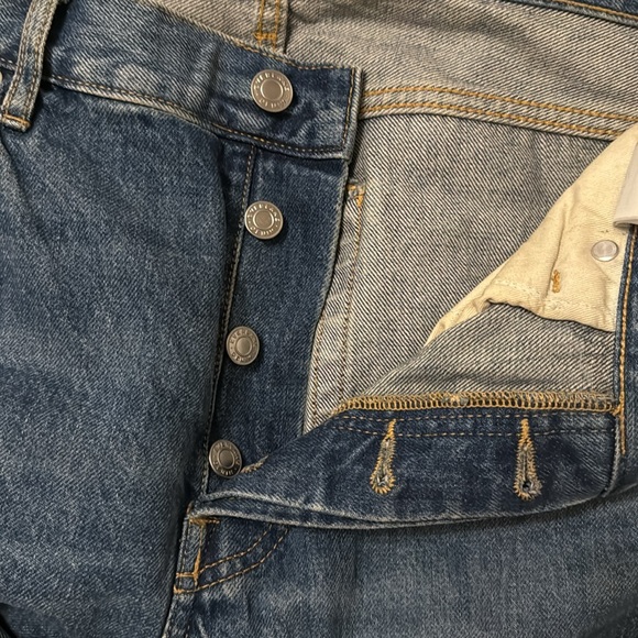 Everlane - The ’90s Cheeky® Jean
30 Regular / 28.5" Inseam / Vintage Mid Blue - Picture 4 of 5